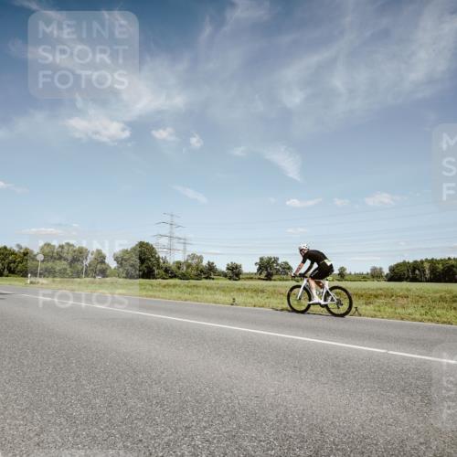 07.09.2025 - 19. Norderstedt Triathlon Michael Burmester http://msf.ph/oto/8850494 07.09.2025 14:16:32 Radfahren 422, 1401 meine-sportfotos.de