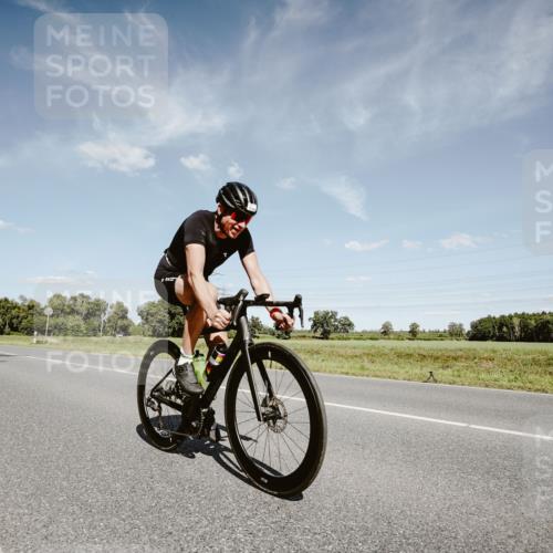 07.09.2025 - 19. Norderstedt Triathlon Michael Burmester http://msf.ph/oto/8850505 07.09.2025 14:16:36 Radfahren 422, 1462 meine-sportfotos.de