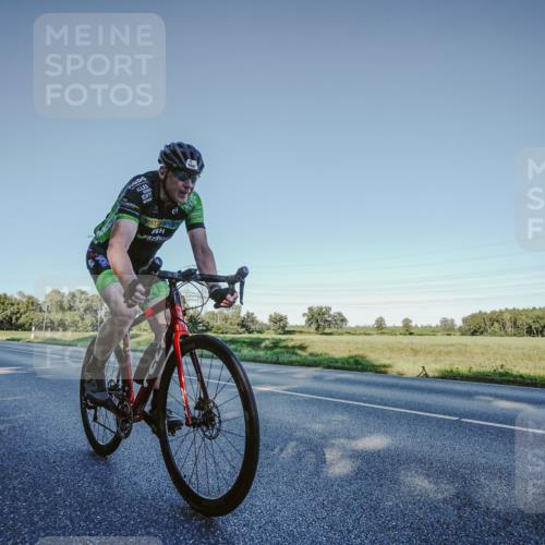 07.09.2025 - 19. Norderstedt Triathlon Michael Burmester http://msf.ph/oto/8850524 07.09.2025 16:36:29 Radfahren 1524 meine-sportfotos.de