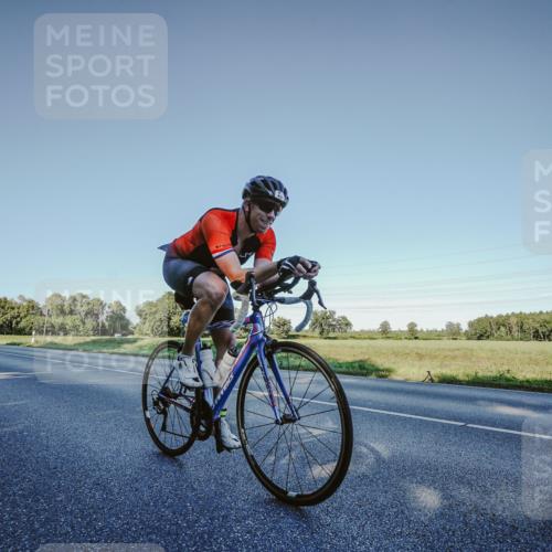07.09.2025 - 19. Norderstedt Triathlon Michael Burmester http://msf.ph/oto/8850529 07.09.2025 16:36:35 Radfahren 412 meine-sportfotos.de