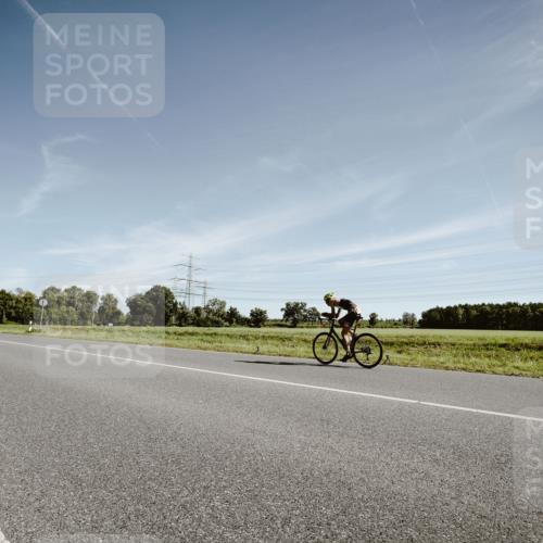 07.09.2025 - 19. Norderstedt Triathlon Michael Burmester http://msf.ph/oto/8850539 07.09.2025 11:08:48 Radfahren 276, 1155 meine-sportfotos.de