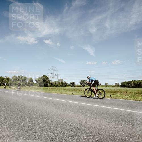 07.09.2025 - 19. Norderstedt Triathlon Michael Burmester http://msf.ph/oto/8850542 07.09.2025 14:16:48 Radfahren 993 meine-sportfotos.de