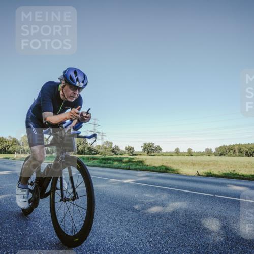 07.09.2025 - 19. Norderstedt Triathlon Michael Burmester http://msf.ph/oto/8850546 07.09.2025 16:37:22 Radfahren 1418, 1437 meine-sportfotos.de