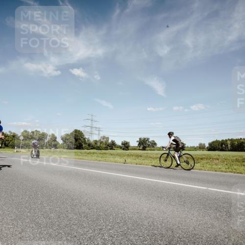 07.09.2025 - 19. Norderstedt Triathlon Michael Burmester http://msf.ph/oto/8850569 07.09.2025 14:17:02 Radfahren 1040 meine-sportfotos.de