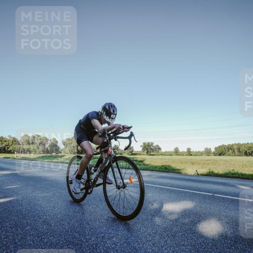 07.09.2025 - 19. Norderstedt Triathlon Michael Burmester http://msf.ph/oto/8850583 07.09.2025 16:38:36 Radfahren 875, 912 meine-sportfotos.de