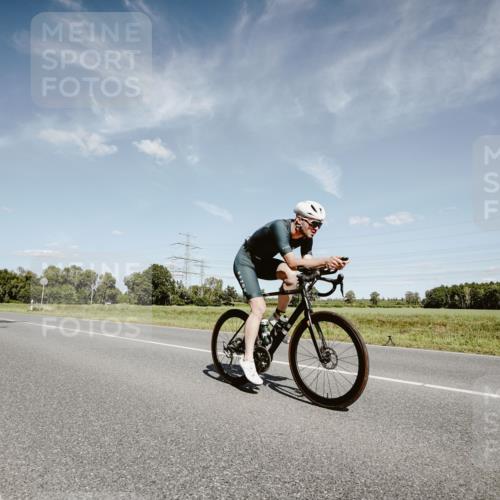 07.09.2025 - 19. Norderstedt Triathlon Michael Burmester http://msf.ph/oto/8850590 07.09.2025 14:17:13 Radfahren 398, 420, 981, 1034 meine-sportfotos.de