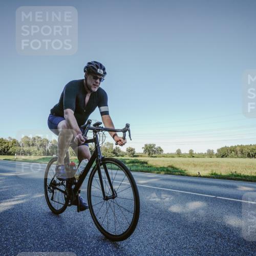 07.09.2025 - 19. Norderstedt Triathlon Michael Burmester http://msf.ph/oto/8850614 07.09.2025 16:40:07 Radfahren 1423, 1516 meine-sportfotos.de