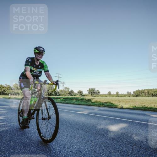 07.09.2025 - 19. Norderstedt Triathlon Michael Burmester http://msf.ph/oto/8850619 07.09.2025 16:40:20 Radfahren 1547 meine-sportfotos.de