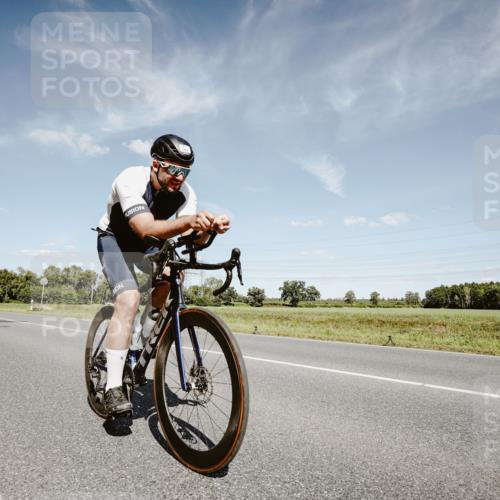 07.09.2025 - 19. Norderstedt Triathlon Michael Burmester http://msf.ph/oto/8850621 07.09.2025 14:17:25 Radfahren 364, 373, 1009, 1469 meine-sportfotos.de