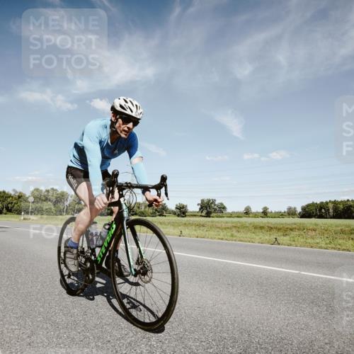07.09.2025 - 19. Norderstedt Triathlon Michael Burmester http://msf.ph/oto/8850626 07.09.2025 14:17:26 Radfahren 364, 373, 1009, 1469 meine-sportfotos.de
