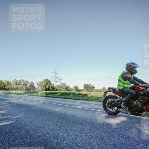 07.09.2025 - 19. Norderstedt Triathlon Michael Burmester http://msf.ph/oto/8850635 07.09.2025 16:41:33 Radfahren  meine-sportfotos.de