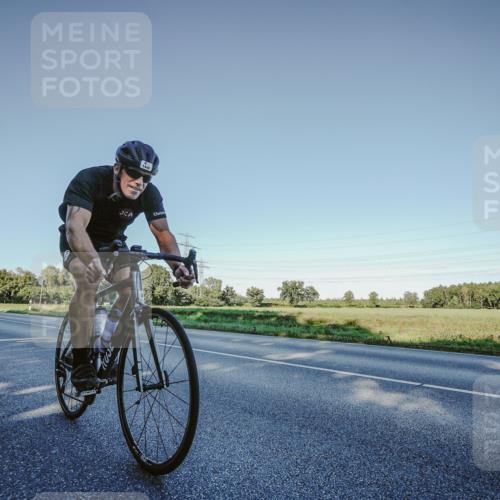 07.09.2025 - 19. Norderstedt Triathlon Michael Burmester http://msf.ph/oto/8850641 07.09.2025 16:43:13 Radfahren 1448 meine-sportfotos.de