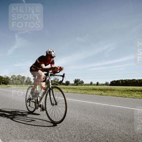 07.09.2025 - 19. Norderstedt Triathlon Michael Burmester http://msf.ph/oto/8850650 07.09.2025 11:10:19 Radfahren 734, 771, 1207 meine-sportfotos.de