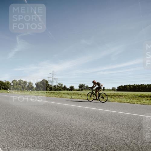 07.09.2025 - 19. Norderstedt Triathlon Michael Burmester http://msf.ph/oto/8850655 07.09.2025 11:10:21 Radfahren 1207 meine-sportfotos.de