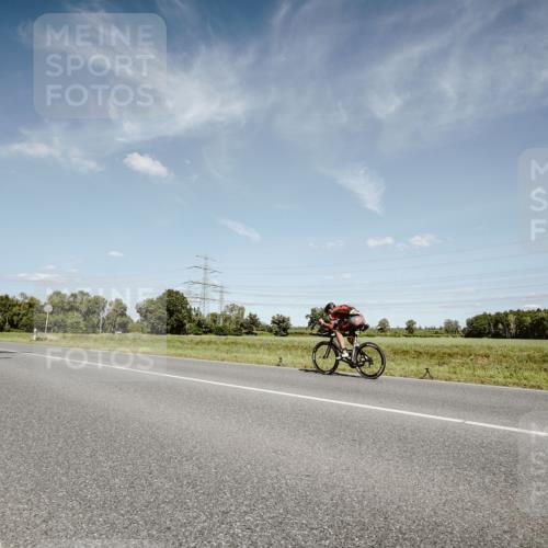 07.09.2025 - 19. Norderstedt Triathlon Michael Burmester http://msf.ph/oto/8850659 07.09.2025 14:17:46 Radfahren 1008 meine-sportfotos.de