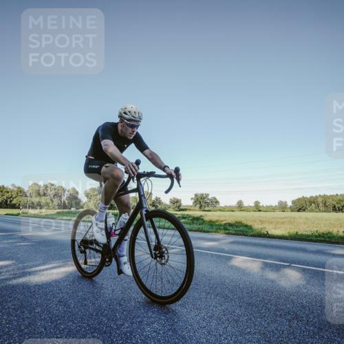 07.09.2025 - 19. Norderstedt Triathlon Michael Burmester http://msf.ph/oto/8850667 07.09.2025 16:44:01 Radfahren 372 meine-sportfotos.de