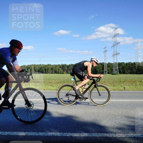 07.09.2025 - 19. Norderstedt Triathlon Michael Burmester http://msf.ph/oto/8850679 07.09.2025 15:32:42 Radfahren 477, 873, 936, 949, 1410 meine-sportfotos.de