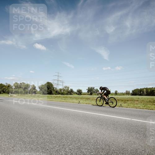 07.09.2025 - 19. Norderstedt Triathlon Michael Burmester http://msf.ph/oto/8850680 07.09.2025 14:17:54 Radfahren 395, 1014, 1036 meine-sportfotos.de