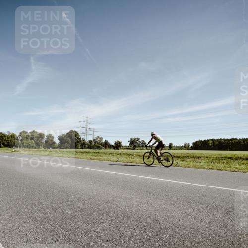 07.09.2025 - 19. Norderstedt Triathlon Michael Burmester http://msf.ph/oto/8850692 07.09.2025 11:10:56 Radfahren 199, 1153, 1184 meine-sportfotos.de