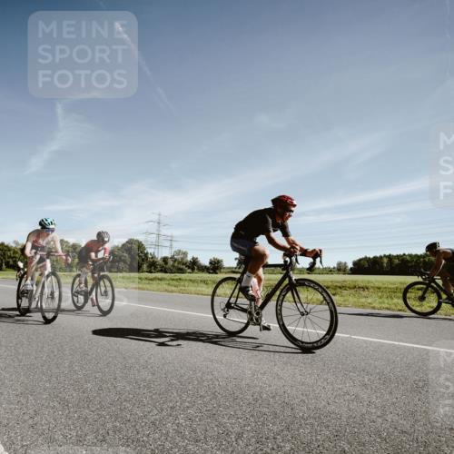 07.09.2025 - 19. Norderstedt Triathlon Michael Burmester http://msf.ph/oto/8850698 07.09.2025 11:10:58 Radfahren 199, 1153, 1184, 1377 meine-sportfotos.de