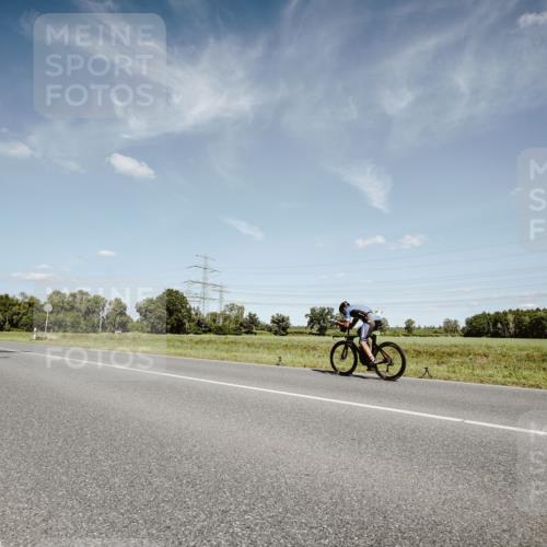 07.09.2025 - 19. Norderstedt Triathlon Michael Burmester http://msf.ph/oto/8850706 07.09.2025 14:18:10 Radfahren 1015 meine-sportfotos.de