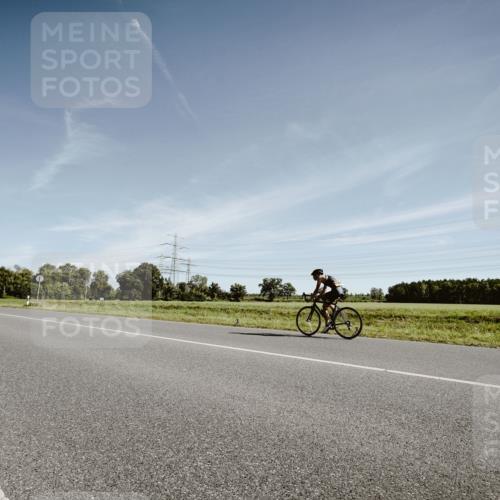 07.09.2025 - 19. Norderstedt Triathlon Michael Burmester http://msf.ph/oto/8850724 07.09.2025 11:11:13 Radfahren 1200 meine-sportfotos.de