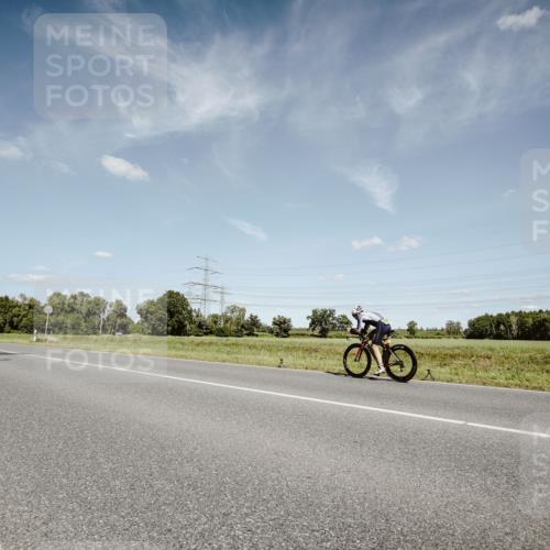 07.09.2025 - 19. Norderstedt Triathlon Michael Burmester http://msf.ph/oto/8850731 07.09.2025 14:18:22 Radfahren 393, 411, 971, 1022 meine-sportfotos.de