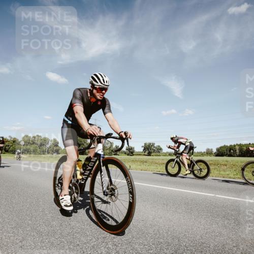 07.09.2025 - 19. Norderstedt Triathlon Michael Burmester http://msf.ph/oto/8850733 07.09.2025 14:18:24 Radfahren 393, 411, 964, 1027 meine-sportfotos.de