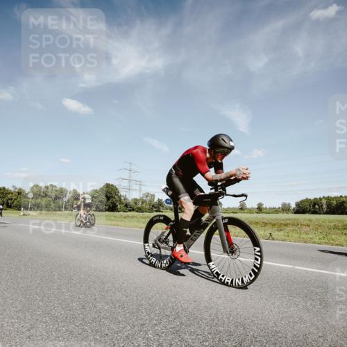 07.09.2025 - 19. Norderstedt Triathlon Michael Burmester http://msf.ph/oto/8850737 07.09.2025 14:18:25 Radfahren 393, 411, 964, 1027 meine-sportfotos.de