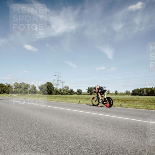 07.09.2025 - 19. Norderstedt Triathlon Michael Burmester http://msf.ph/oto/8850854 07.09.2025 14:18:45 Radfahren 1013 meine-sportfotos.de