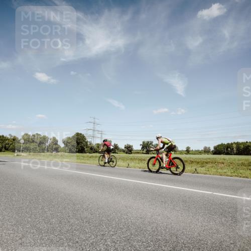 07.09.2025 - 19. Norderstedt Triathlon Michael Burmester http://msf.ph/oto/8850869 07.09.2025 14:18:58 Radfahren 967, 984 meine-sportfotos.de
