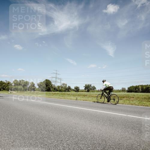 07.09.2025 - 19. Norderstedt Triathlon Michael Burmester http://msf.ph/oto/8850906 07.09.2025 14:19:37 Radfahren 960, 990 meine-sportfotos.de
