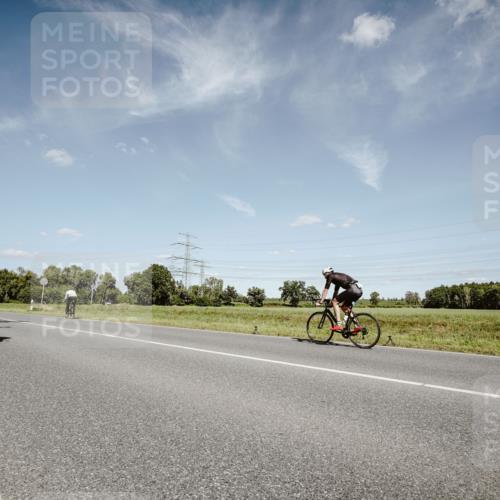 07.09.2025 - 19. Norderstedt Triathlon Michael Burmester http://msf.ph/oto/8850914 07.09.2025 14:19:39 Radfahren 960, 990, 992 meine-sportfotos.de