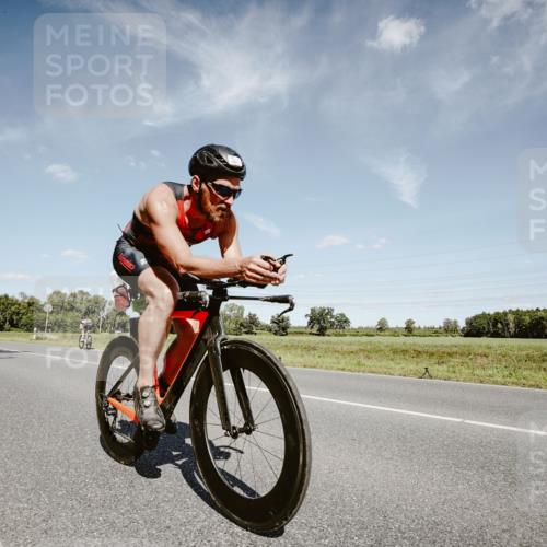 07.09.2025 - 19. Norderstedt Triathlon Michael Burmester http://msf.ph/oto/8850934 07.09.2025 14:19:44 Radfahren 959, 961, 992 meine-sportfotos.de