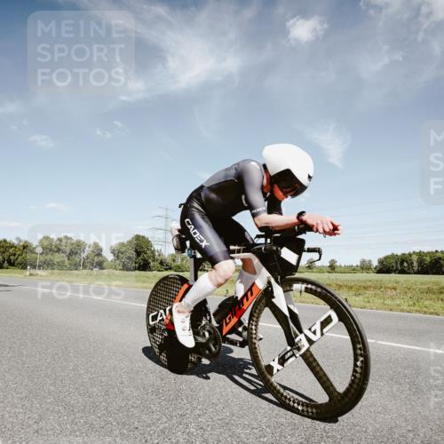 07.09.2025 - 19. Norderstedt Triathlon Michael Burmester http://msf.ph/oto/8850945 07.09.2025 14:19:59 Radfahren 876, 1457, 1468 meine-sportfotos.de