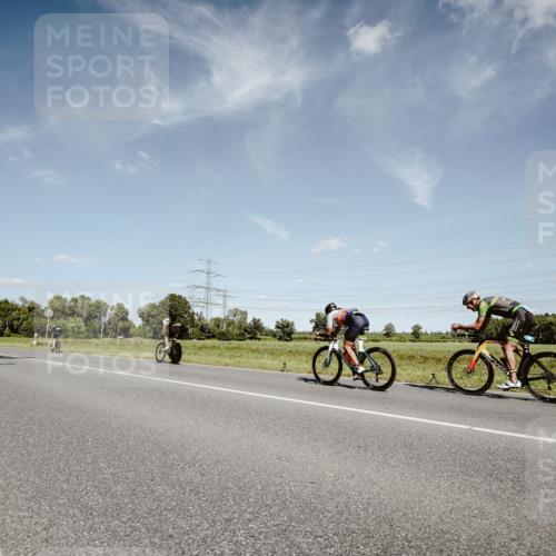 07.09.2025 - 19. Norderstedt Triathlon Michael Burmester http://msf.ph/oto/8850962 07.09.2025 14:20:06 Radfahren 989, 995, 1005 meine-sportfotos.de