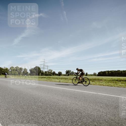 07.09.2025 - 19. Norderstedt Triathlon Michael Burmester http://msf.ph/oto/8850964 07.09.2025 11:14:06 Radfahren 1301 meine-sportfotos.de