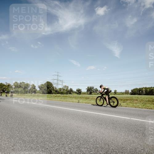 07.09.2025 - 19. Norderstedt Triathlon Michael Burmester http://msf.ph/oto/8850965 07.09.2025 14:20:09 Radfahren 388, 986, 1005 meine-sportfotos.de