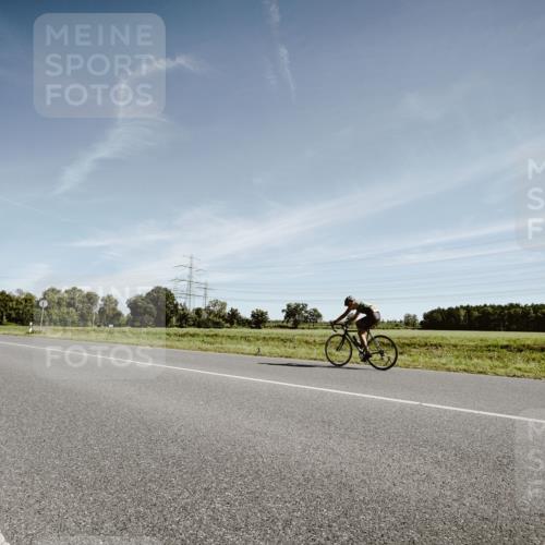 07.09.2025 - 19. Norderstedt Triathlon Michael Burmester http://msf.ph/oto/8850971 07.09.2025 11:14:12 Radfahren 1335 meine-sportfotos.de