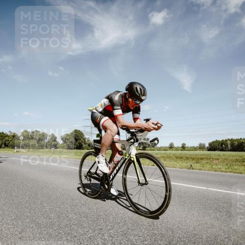 07.09.2025 - 19. Norderstedt Triathlon Michael Burmester http://msf.ph/oto/8850973 07.09.2025 14:20:12 Radfahren 388, 986, 1005, 1010 meine-sportfotos.de