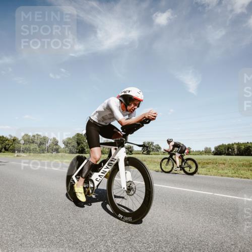 07.09.2025 - 19. Norderstedt Triathlon Michael Burmester http://msf.ph/oto/8850976 07.09.2025 14:20:13 Radfahren 388, 986, 1010, 1421 meine-sportfotos.de