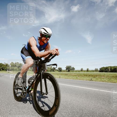 07.09.2025 - 19. Norderstedt Triathlon Michael Burmester http://msf.ph/oto/8850980 07.09.2025 14:20:14 Radfahren 388, 986, 1010, 1421 meine-sportfotos.de