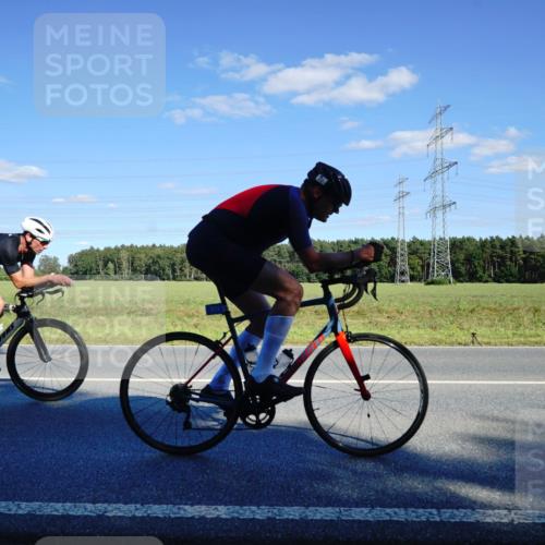 07.09.2025 - 19. Norderstedt Triathlon Michael Burmester http://msf.ph/oto/8850982 07.09.2025 15:37:24 Radfahren 371, 405, 439, 927 meine-sportfotos.de