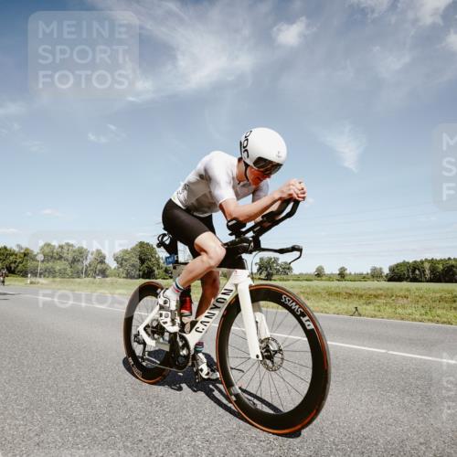 07.09.2025 - 19. Norderstedt Triathlon Michael Burmester http://msf.ph/oto/8850983 07.09.2025 14:20:16 Radfahren 976, 1010, 1421 meine-sportfotos.de