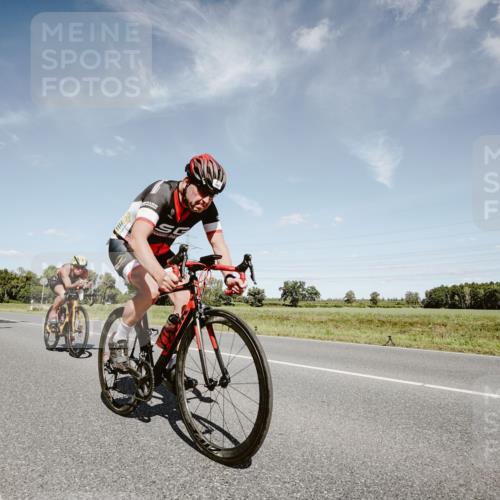 07.09.2025 - 19. Norderstedt Triathlon Michael Burmester http://msf.ph/oto/8850991 07.09.2025 14:20:21 Radfahren 896, 976, 987, 1434 meine-sportfotos.de