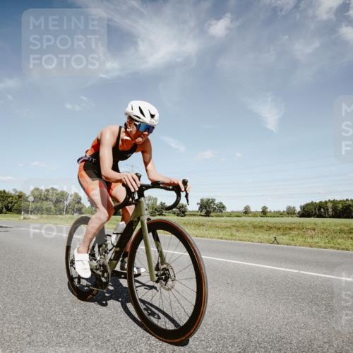 07.09.2025 - 19. Norderstedt Triathlon Michael Burmester http://msf.ph/oto/8850998 07.09.2025 14:20:22 Radfahren 896, 976, 987, 1434 meine-sportfotos.de