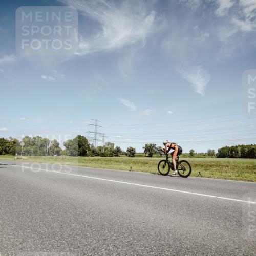 07.09.2025 - 19. Norderstedt Triathlon Michael Burmester http://msf.ph/oto/8851012 07.09.2025 14:20:40 Radfahren 1041 meine-sportfotos.de