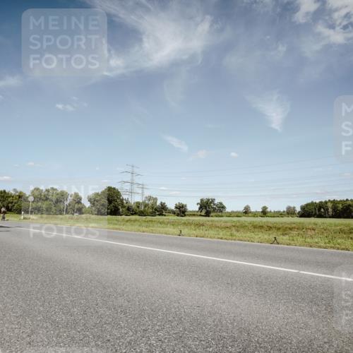 07.09.2025 - 19. Norderstedt Triathlon Michael Burmester http://msf.ph/oto/8851019 07.09.2025 14:20:43 Radfahren 1041 meine-sportfotos.de
