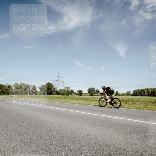 07.09.2025 - 19. Norderstedt Triathlon Michael Burmester http://msf.ph/oto/8851022 07.09.2025 14:20:44 Radfahren 1041 meine-sportfotos.de