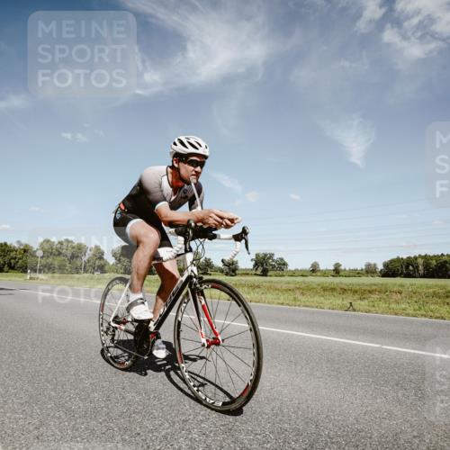 07.09.2025 - 19. Norderstedt Triathlon Michael Burmester http://msf.ph/oto/8851036 07.09.2025 14:20:58 Radfahren 991, 1007 meine-sportfotos.de